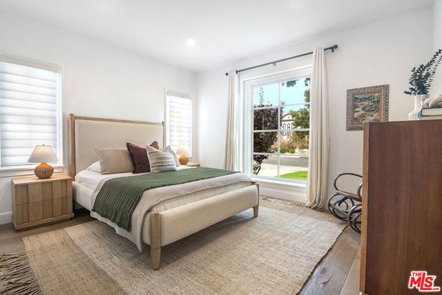 921 S Sierra Bonita Avenue, Los Angeles, CA 90036