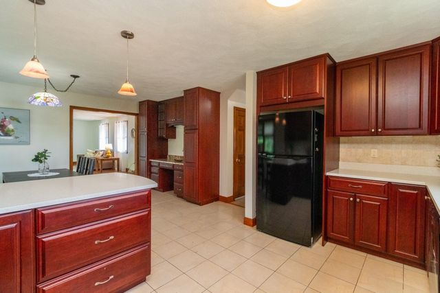 2 Mccarthy Dr, Burlington, MA 01803