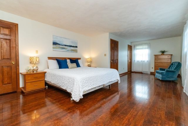 2 Mccarthy Dr, Burlington, MA 01803