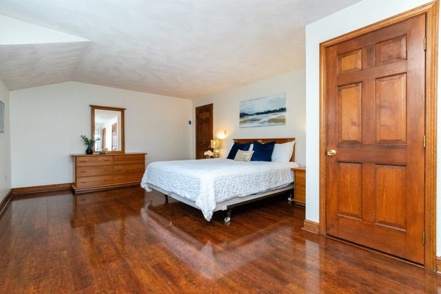 2 Mccarthy Dr, Burlington, MA 01803