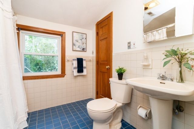 2 Mccarthy Dr, Burlington, MA 01803