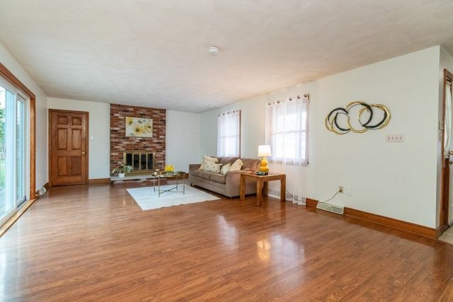 2 Mccarthy Dr, Burlington, MA 01803