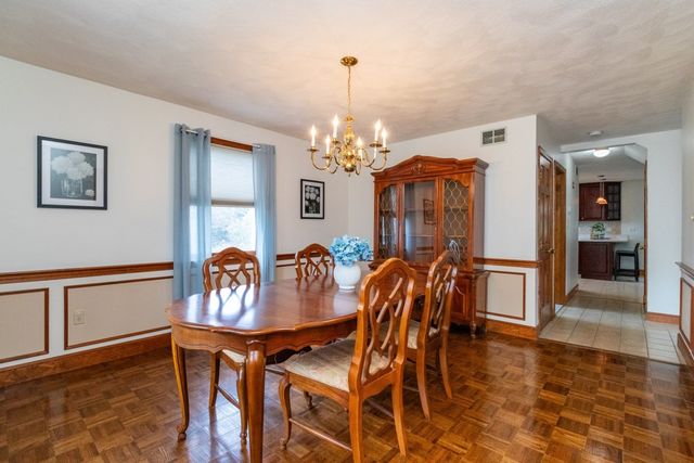 2 Mccarthy Dr, Burlington, MA 01803