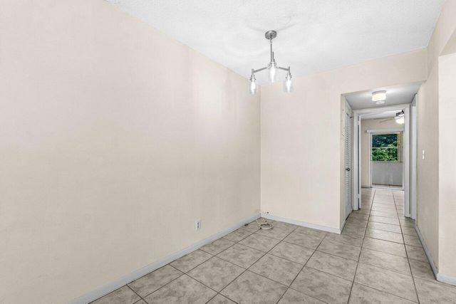 52 Kingswood C, West Palm Beach, FL 33417