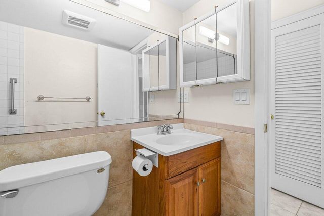 52 Kingswood C, West Palm Beach, FL 33417