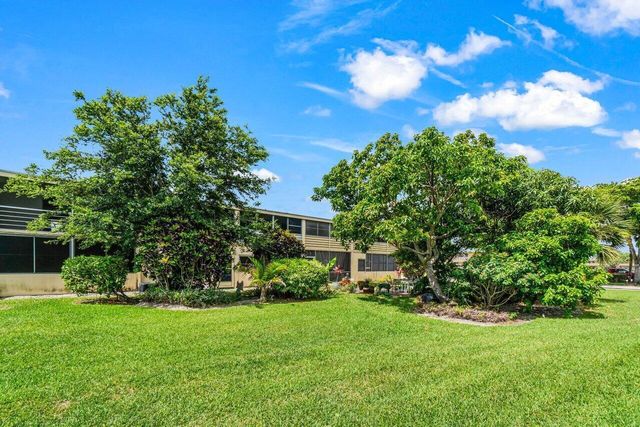 52 Kingswood C, West Palm Beach, FL 33417