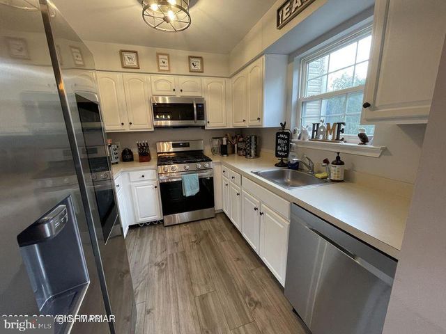 51 LOWER RIDGEVIEW CIR E, East Stroudsburg, PA 18302