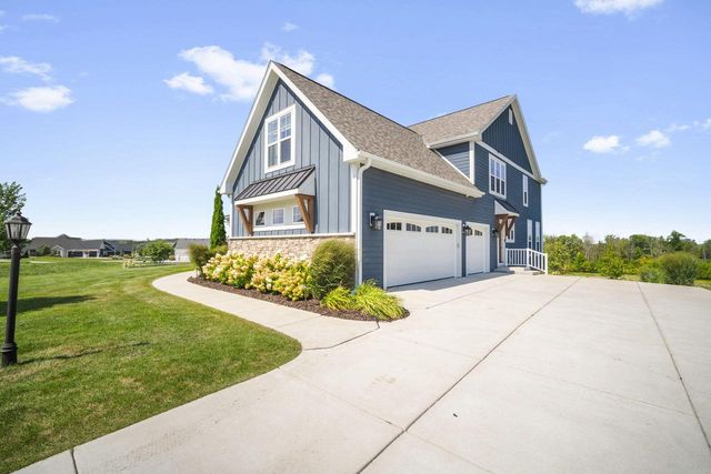 N41W23622 Century Farm ROAD, Pewaukee, WI 53072