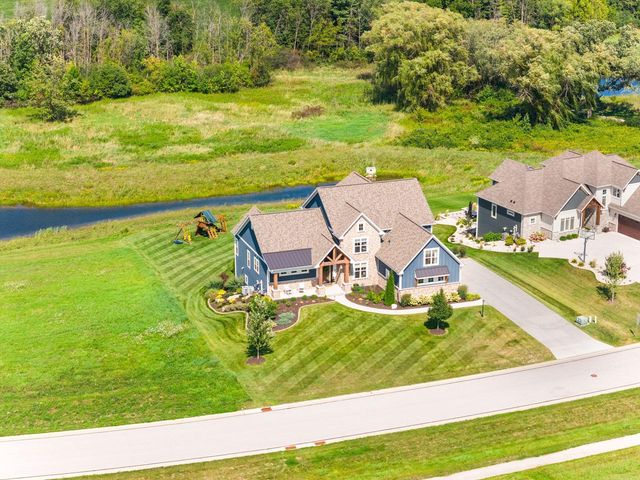 N41W23622 Century Farm ROAD, Pewaukee, WI 53072