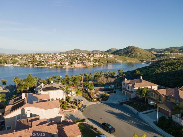 63 Volta Del Tintori, Lake Elsinore, CA 92532