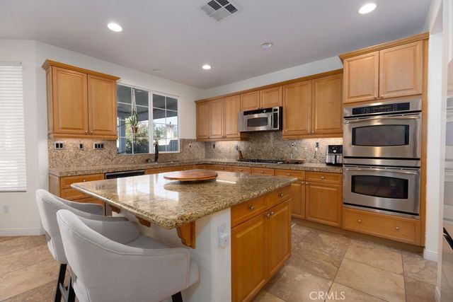 63 Volta Del Tintori, Lake Elsinore, CA 92532