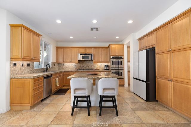 63 Volta Del Tintori, Lake Elsinore, CA 92532
