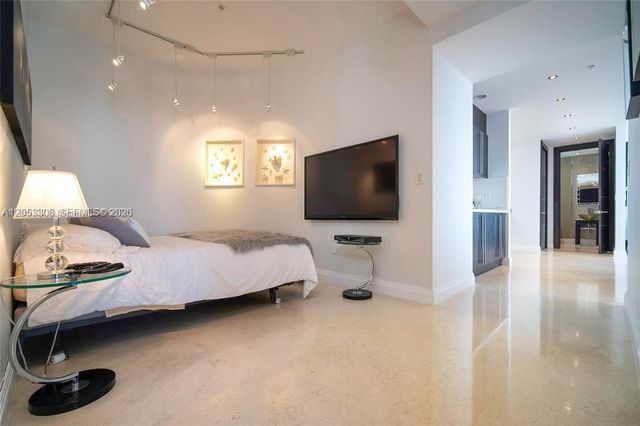 18101 Collins Ave 1101, Sunny Isles Beach, FL 33160