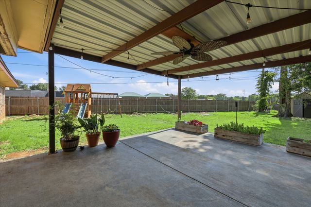 641 Deborah Court, Burleson, TX 76028