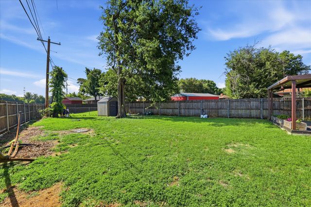 641 Deborah Court, Burleson, TX 76028