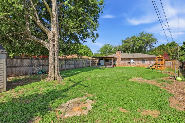 641 Deborah Court, Burleson, TX 76028