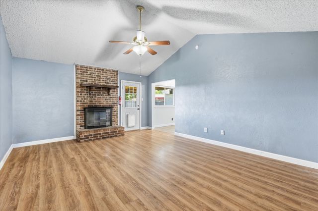 641 Deborah Court, Burleson, TX 76028