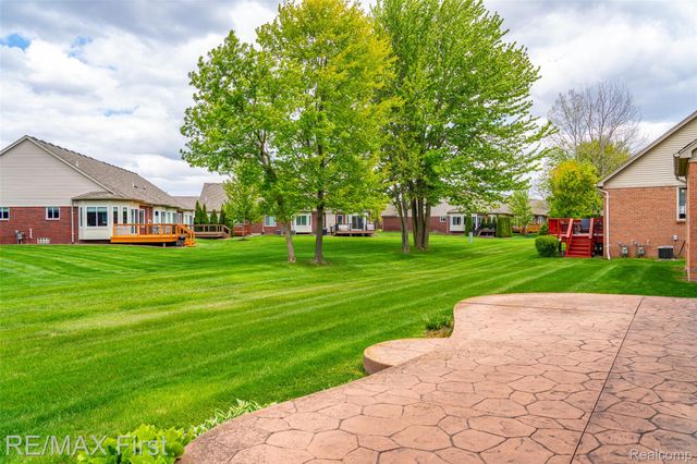 17197 Averhill Boulevard, Macomb Township, MI 48042