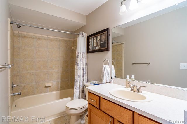 17197 Averhill Boulevard, Macomb Township, MI 48042
