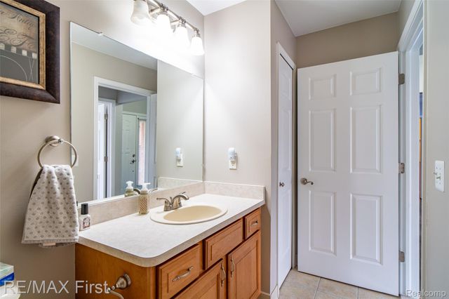 17197 Averhill Boulevard, Macomb Township, MI 48042