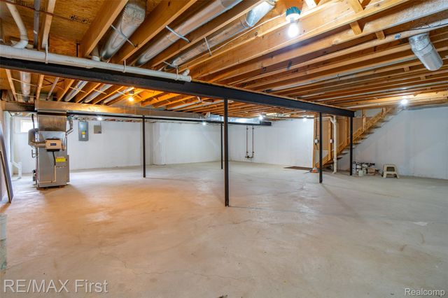 17197 Averhill Boulevard, Macomb Township, MI 48042