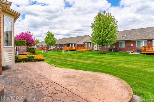 17197 Averhill Boulevard, Macomb Township, MI 48042