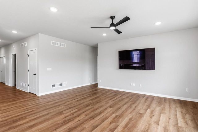 N161W21868 Daisy DRIVE, Jackson, WI 53037