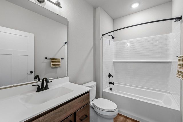 N161W21868 Daisy DRIVE, Jackson, WI 53037