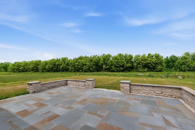 N161W21868 Daisy DRIVE, Jackson, WI 53037