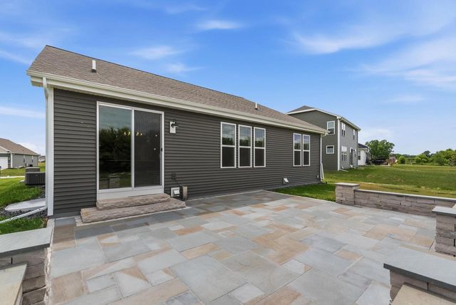 N161W21868 Daisy DRIVE, Jackson, WI 53037