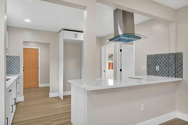 1235 N Safford Avenue, Fresno, CA 93728