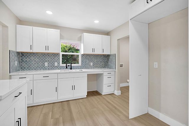 1235 N Safford Avenue, Fresno, CA 93728