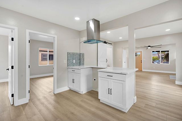 1235 N Safford Avenue, Fresno, CA 93728