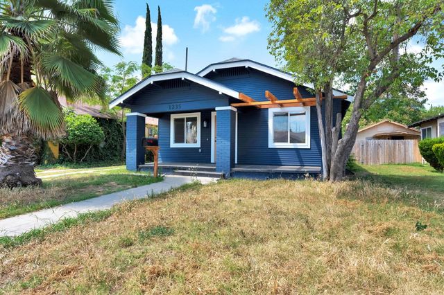 1235 N Safford Avenue, Fresno, CA 93728