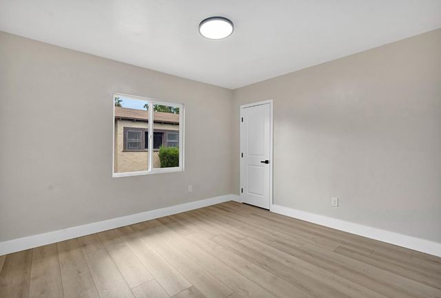 1235 N Safford Avenue, Fresno, CA 93728