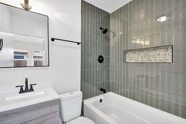 1235 N Safford Avenue, Fresno, CA 93728