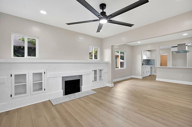 1235 N Safford Avenue, Fresno, CA 93728