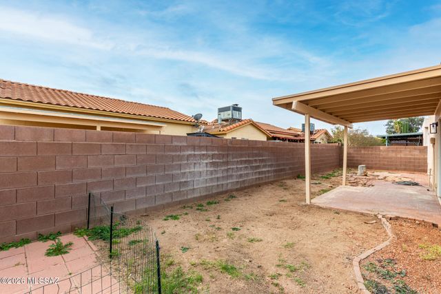 2601 W Camino Llano, Tucson, AZ 85742