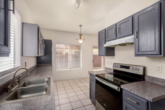 2601 W Camino Llano, Tucson, AZ 85742