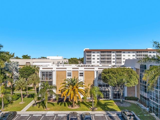 3020 NE 16th Avenue 105, Oakland Park, FL 33334