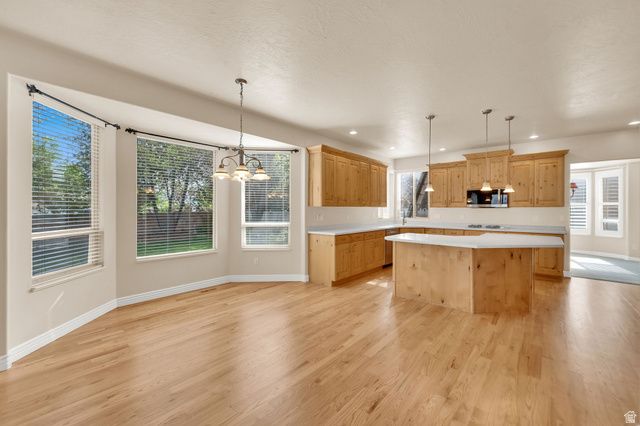 3047 W CHALK CREEK WAY, South Jordan, UT 84095