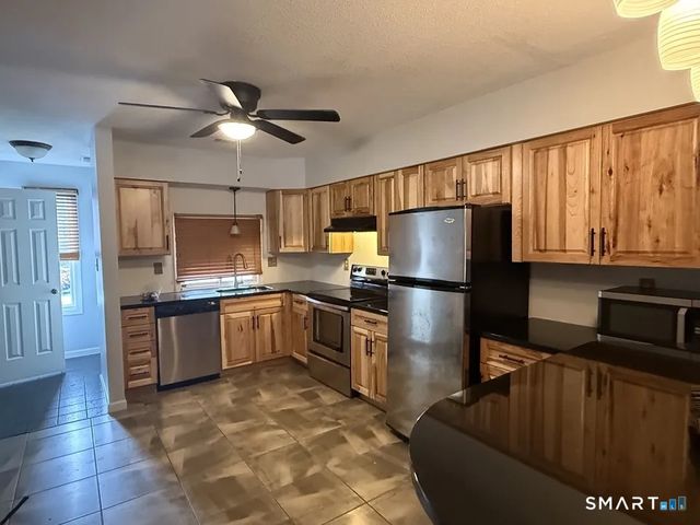 155 Redstone Hill Road 102, Bristol, CT 06010