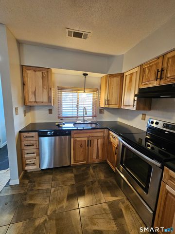 155 Redstone Hill Road 102, Bristol, CT 06010