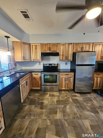 155 Redstone Hill Road 102, Bristol, CT 06010