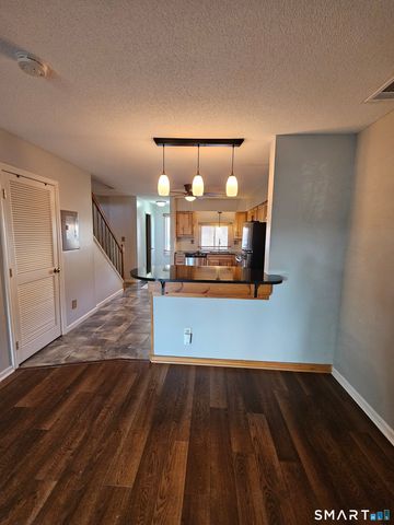 155 Redstone Hill Road 102, Bristol, CT 06010