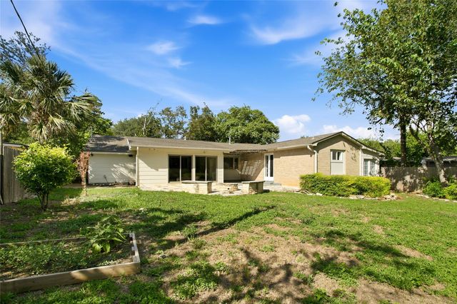 3005 Village DR, Austin, TX 78731