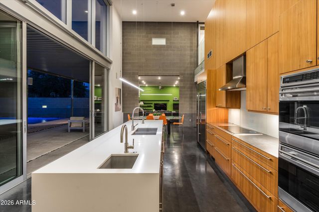 10010 E JENAN Drive, Scottsdale, AZ 85260