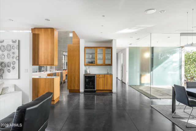10010 E JENAN Drive, Scottsdale, AZ 85260