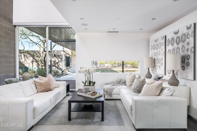 10010 E JENAN Drive, Scottsdale, AZ 85260