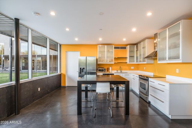 10010 E JENAN Drive, Scottsdale, AZ 85260